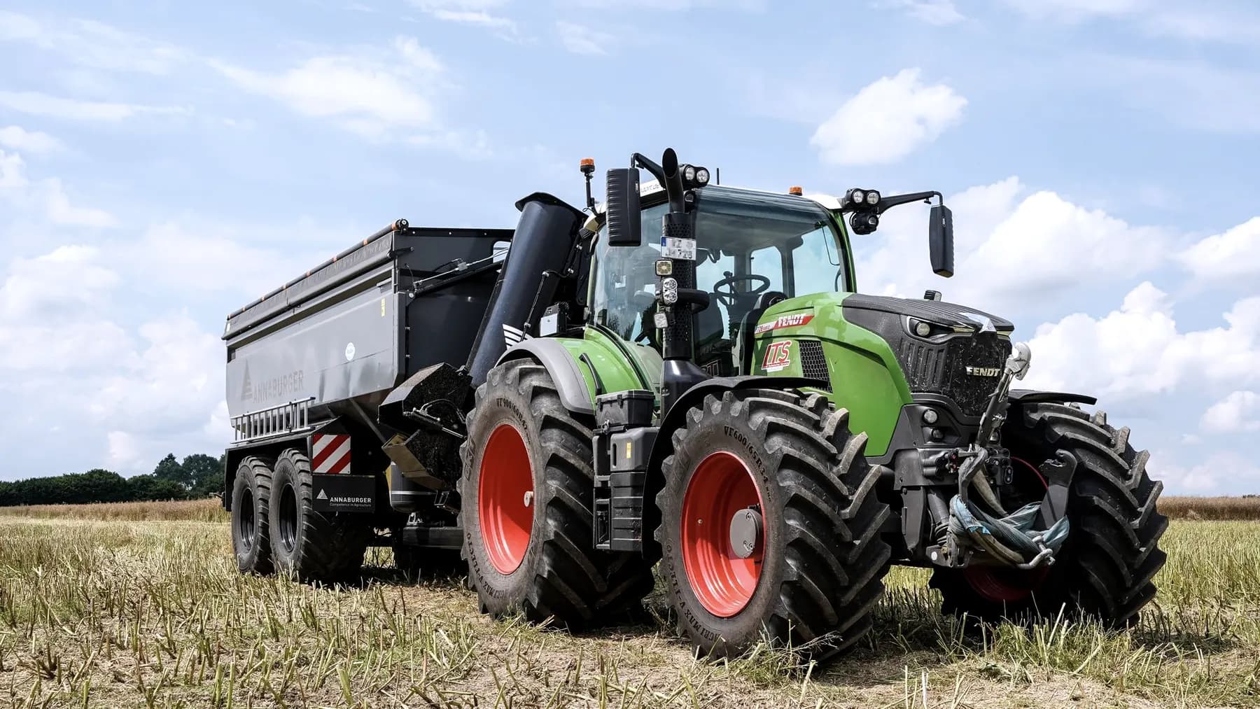 Fendt-tractor aan het werk op het veld
