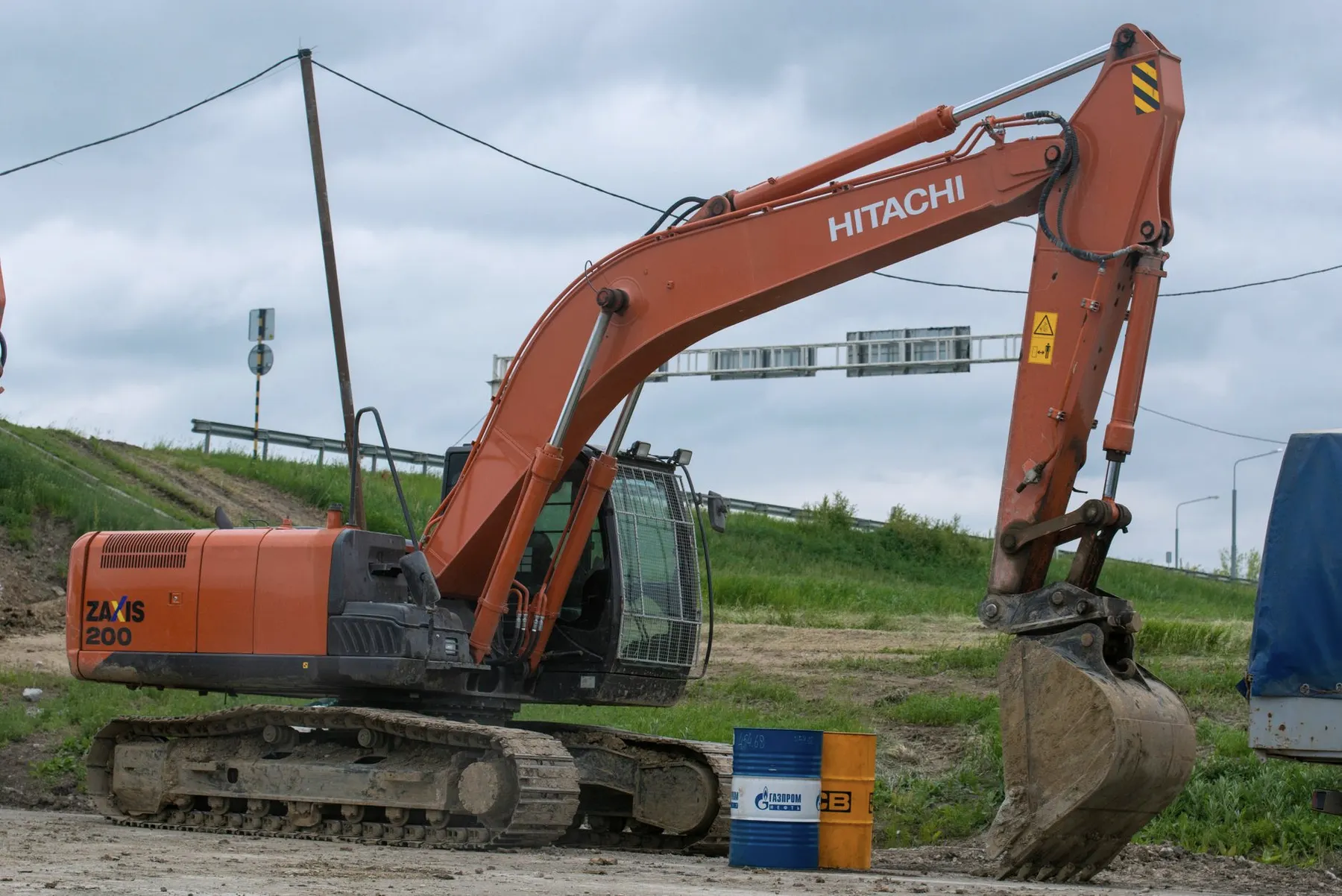 Hitachi Zaxis graafmachine op een werf
